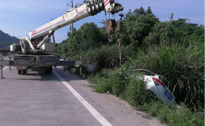 东湖区重载吊车救援 东湖区重载吊车救援